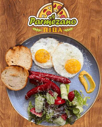 Англійський сніданок з ковбасками