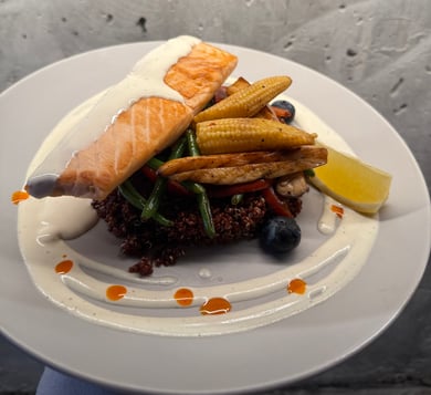 Стейк лосося з кіноа 