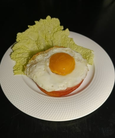 Яєшня з ковбаскою 