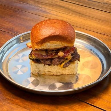 SMASH бургер з яловичиною та беконом 