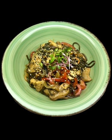 Соба з куркою та грибами Шиїтаке