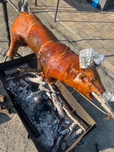 Поросятко смажене на вертелі