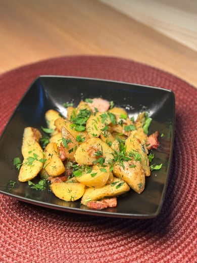 Картопля по-домашньому з беконом