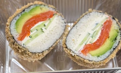 Суші-бургер з лососем