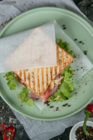 Сендвіч зі свинною шинкою