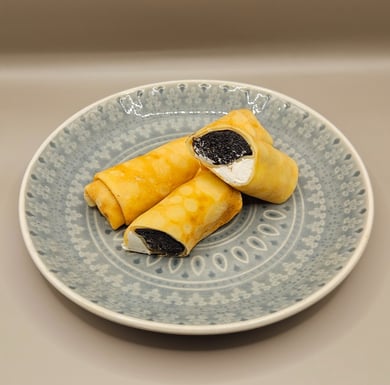 Млинці з маком та крем сиром