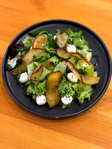 Салат з грушею та моцарелою ОНОВЛЕНИЙ