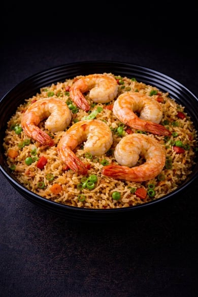 Смажений рис з овочами та креветками