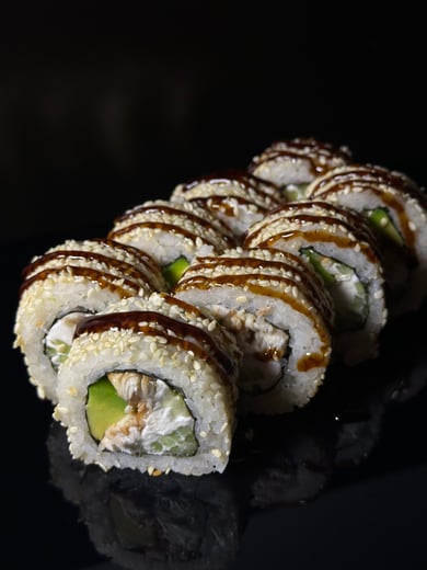 Каліфорнія з вугрем в кунжуті