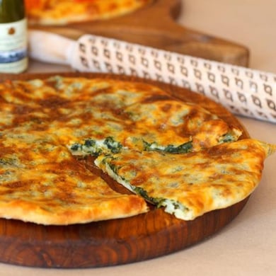 Хачапурі з сиром та шпинатом