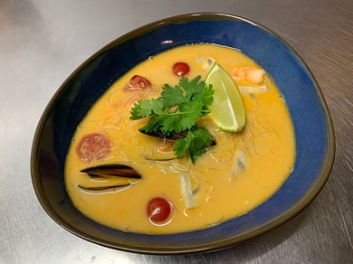 Том Ям з морепродуктами