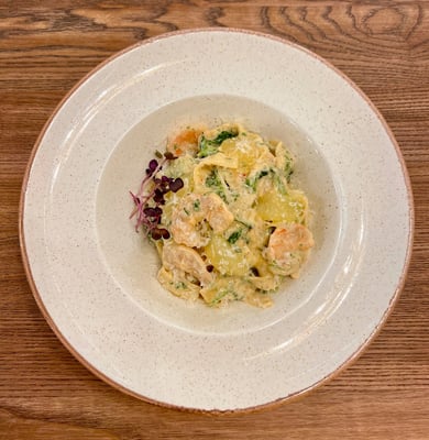 Паста з креветками та маринованим лимоном