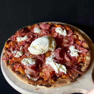 Pizza Burrata con Prosciuto