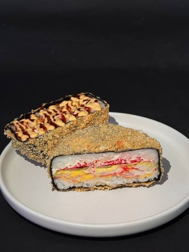 Суші-бургер зі сніговим крабом